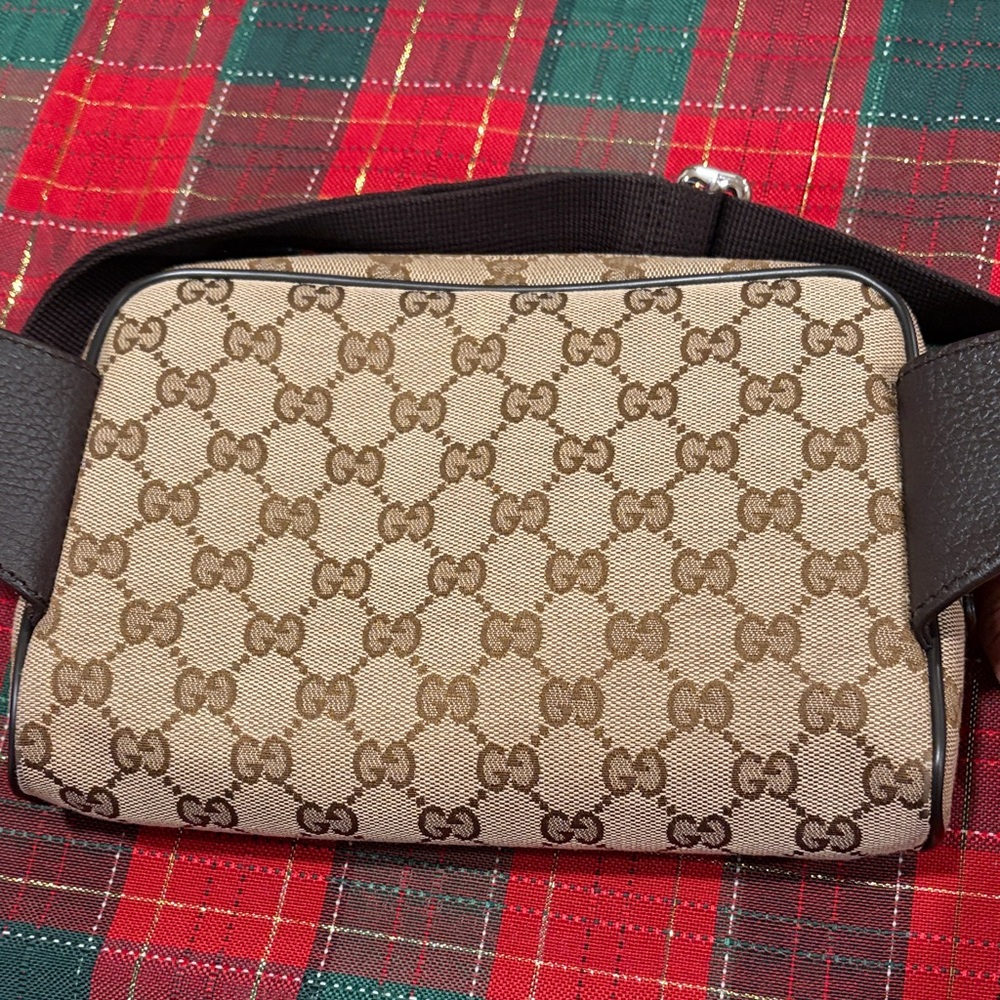 Gucci Beige and Brown Monogram Belt Bag - Picture 2 of 9